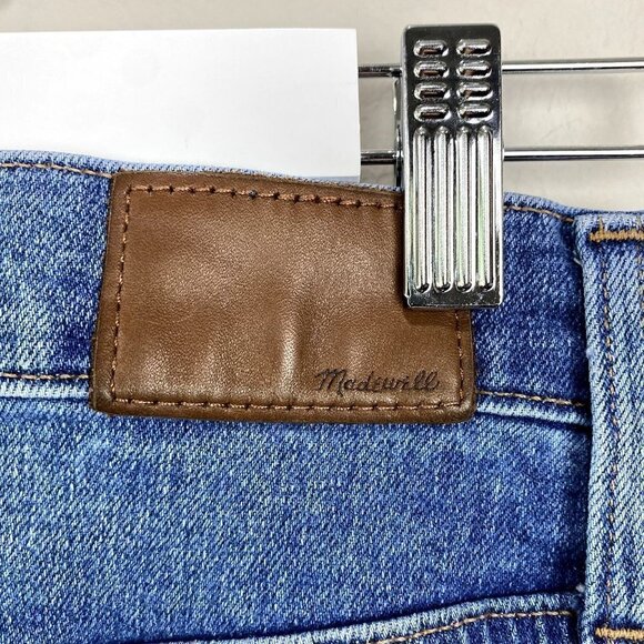 Madewell 10" High Rise Skinny in Dewitt Wash Button Front 28 - Picture 7 of 11